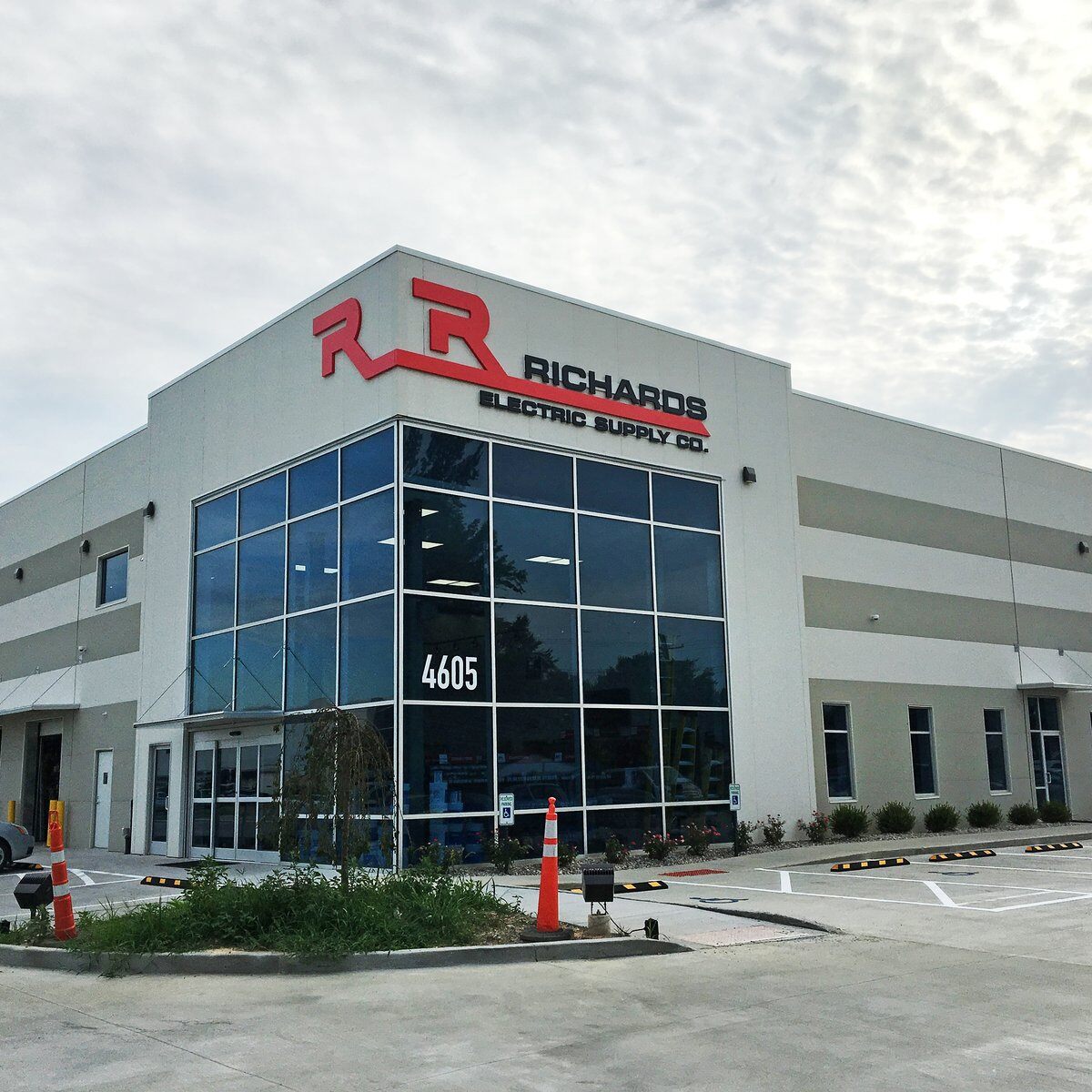 richards2979_1200xx2971-2971-495-0